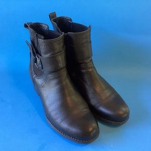 Merrill harness boots w/ heels
